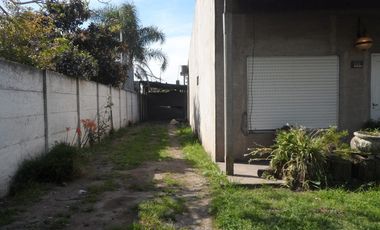 Casa de tres dormitorios sobre asfalto y gas natural en Ingeniero Allan, Varela