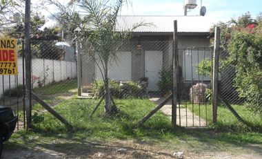 Casa de tres dormitorios sobre asfalto y gas natural en Ingeniero Allan, Varela