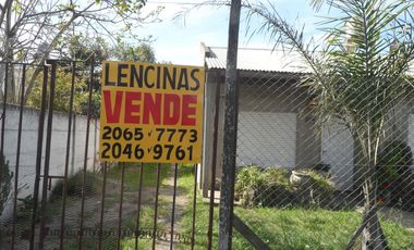 Casa de tres dormitorios sobre asfalto y gas natural en Ingeniero Allan, Varela