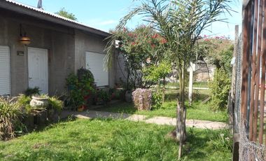 Casa de tres dormitorios sobre asfalto y gas natural en Ingeniero Allan, Varela