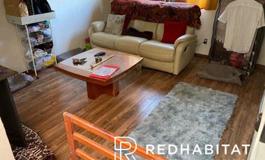 Linda casa rodeada de jardín respira aire limpio y vive en total tranquilidad