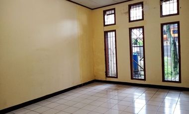 Di Sewakan Rumah Strategis 4 Kamar Cocok Untuk Kantor di Jl. Turangga Bandung