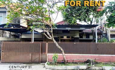 Di Sewakan Rumah Strategis 4 Kamar Cocok Untuk Kantor di Jl. Turangga Bandung