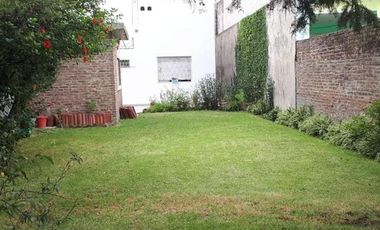 CHALET 5 AMPLIOS AMBIENTES CON EXTENSO PARQUE