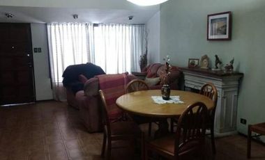 CHALET 5 AMPLIOS AMBIENTES CON EXTENSO PARQUE