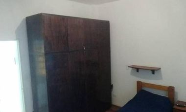 CHALET 5 AMPLIOS AMBIENTES CON EXTENSO PARQUE