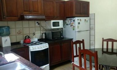 CHALET 5 AMPLIOS AMBIENTES CON EXTENSO PARQUE