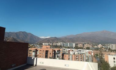 Departamento en venta de 2 dorm. La Dehesa Lo Barnechea