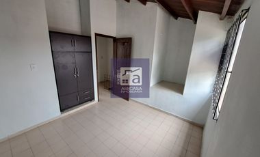 COD. 6292 - SE ARRIENDA CASA - BARRIO:  LA RONDA