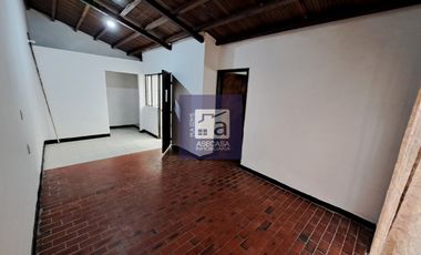 COD. 6292 - SE ARRIENDA CASA - BARRIO:  LA RONDA