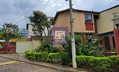 COD. 6292 - SE ARRIENDA CASA - BARRIO:  LA RONDA