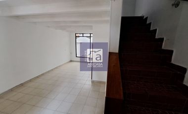 COD. 6292 - SE ARRIENDA CASA - BARRIO:  LA RONDA