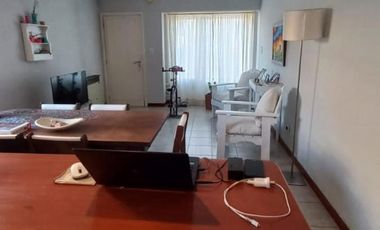 HERMOSA PH MODERNO  EN VENTA CON ENTRADA DE AUTOS Y PARQUE