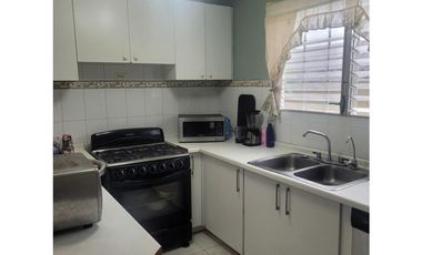 SE VENDE CASA EN ALTOS PRADERAS DE SAN ANTONIO 300 M2