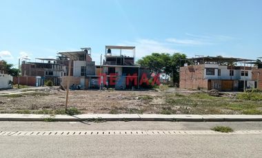 🌟 ¡OPORTUNIDAD ÚNICA PARA CONSTRUIR LA CASA DE TUS SUEÑOS! 🌟

📍 Ubicación Estratégica: MZ C15 LOTE 17 URB LAS PALMERAS I ETAPA CASTILLA, PIURA

📐