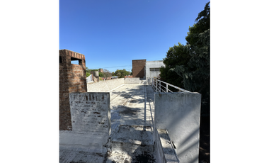 IMPORTANTE CASA CENTRICA!!! en Brandsen