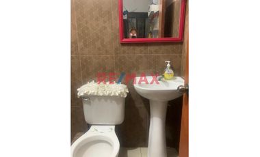 Se Vende Amplia Casa De 3 Pisos En San Juan De Lurigancho