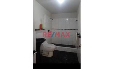 Se Vende Amplia Casa De 3 Pisos En San Juan De Lurigancho