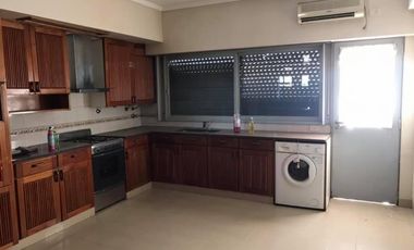 DEPARTAMENTO DE TRES AMBIENTES OSBRE AVENIDA PRINCIPAL