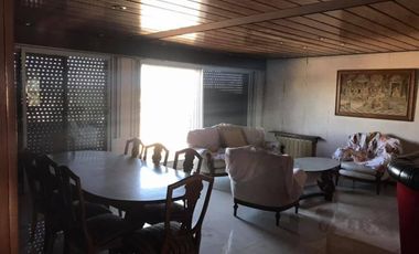 DEPARTAMENTO DE TRES AMBIENTES OSBRE AVENIDA PRINCIPAL