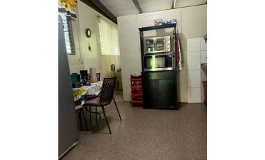 Se vende casa en ancon ubicada en Paraíso (AA)