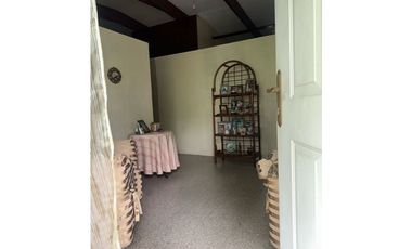 Se vende casa en ancon ubicada en Paraíso (AA)