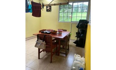 Se vende casa en ancon ubicada en Paraíso (AA)