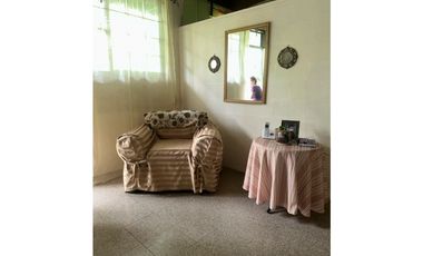 Se vende casa en ancon ubicada en Paraíso (AA)