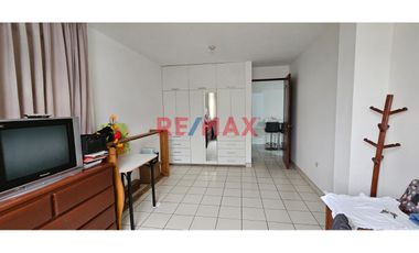 Departamento Amplio En 2Do Piso Con Potencial Para Vivienda Y Consultorio – Ideal Para Familias O Inversores