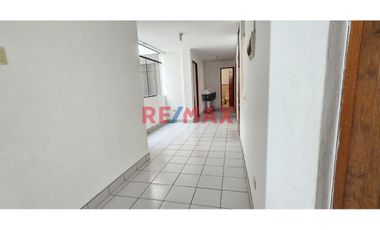 Departamento Amplio En 2Do Piso Con Potencial Para Vivienda Y Consultorio – Ideal Para Familias O Inversores
