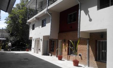 MONOAMBIENTE CON PATIO EN PLANTA BAJA , COMPLEJO CON PISCINA . TACUARI 255 TIGRE. NO PAGA EXPENSAS , NI ABL