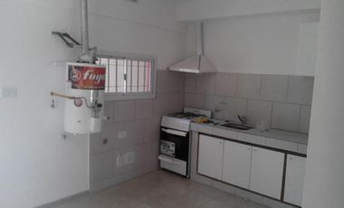 MONOAMBIENTE CON PATIO EN PLANTA BAJA , COMPLEJO CON PISCINA . TACUARI 255 TIGRE. NO PAGA EXPENSAS , NI ABL