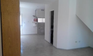 MONOAMBIENTE CON PATIO EN PLANTA BAJA , COMPLEJO CON PISCINA . TACUARI 255 TIGRE. NO PAGA EXPENSAS , NI ABL