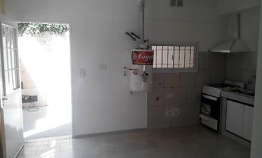 MONOAMBIENTE CON PATIO EN PLANTA BAJA , COMPLEJO CON PISCINA . TACUARI 255 TIGRE. NO PAGA EXPENSAS , NI ABL