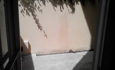 MONOAMBIENTE CON PATIO EN PLANTA BAJA , COMPLEJO CON PISCINA . TACUARI 255 TIGRE. NO PAGA EXPENSAS , NI ABL