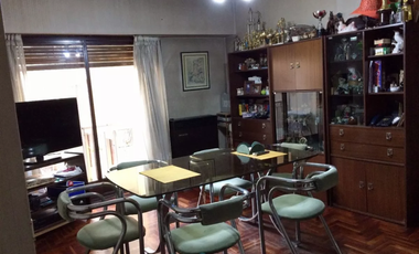 NUEVO PRECIO - Departamento en Venta en Caballito 3 ambientes, 2 baños 60 m2 + cochera – Av La Plata 300