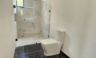 Casa de 5 recamaras una de ellas en PLANTA BAJA en Yucatán Country Club