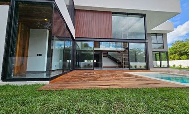 Casa de 5 recamaras una de ellas en PLANTA BAJA en Yucatán Country Club