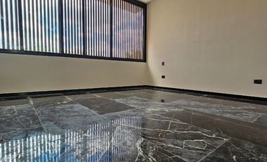 Casa de 5 recamaras una de ellas en PLANTA BAJA en Yucatán Country Club