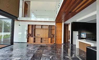 Casa de 5 recamaras una de ellas en PLANTA BAJA en Yucatán Country Club