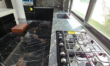 Casa de 5 recamaras una de ellas en PLANTA BAJA en Yucatán Country Club