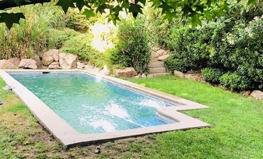 En Condominio Sector Santa Elena/ 4D/ 4 B/ Piscina/ Jardín