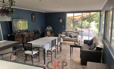 En Condominio Sector Santa Elena/ 4D/ 4 B/ Piscina/ Jardín