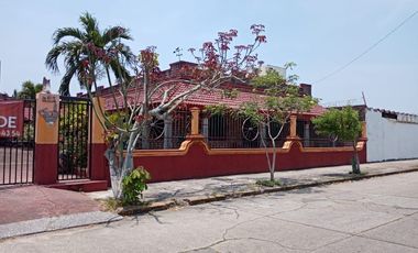 Casa en venta en Col. Centro, Coatzacoalcos, Veracruz