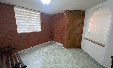 casa en arriendo en loma del barro. Cod A62951