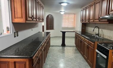 casa en arriendo en loma del barro. Cod A62951