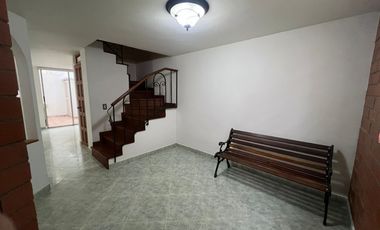 casa en arriendo en loma del barro. Cod A62951