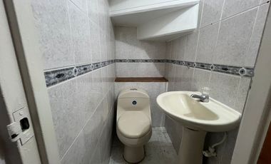 casa en arriendo en loma del barro. Cod A62951