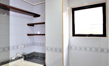 casa en arriendo en parque central bavaria. Cod A12838304
