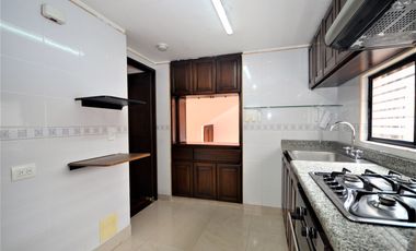 casa en arriendo en parque central bavaria. Cod A12838304